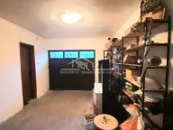 Sale, house, 219m², Čukarica, Beograd - image 16