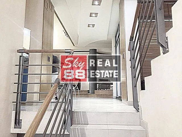 Sale, house, 400m², Voždovac Sve Podlokacije, Beograd
