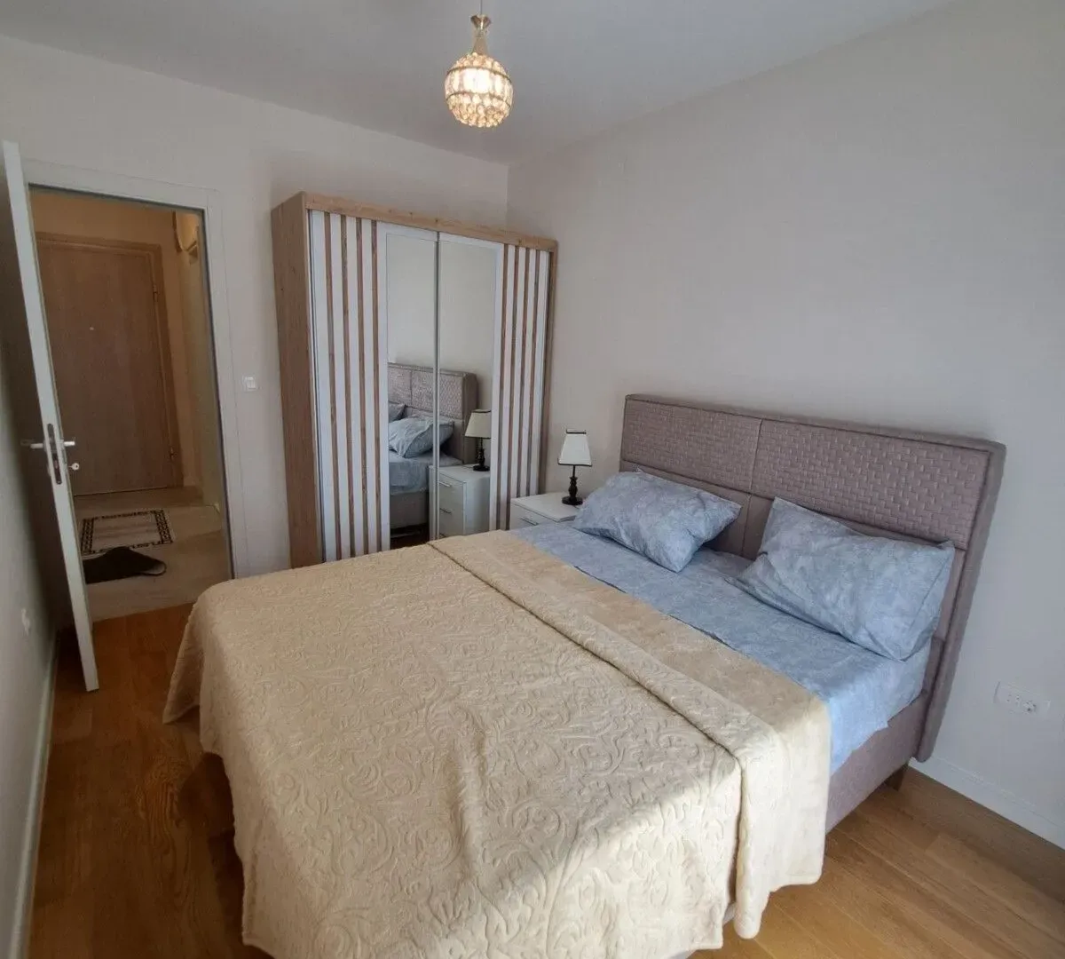 Izdavanje, jednosoban stan, 46m², Central Point, Podgorica