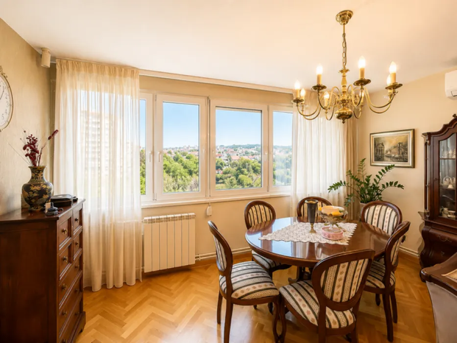 Prodaja, četvorosoban stan, 120m², Zvezdara Sve Podlokacije, Beograd