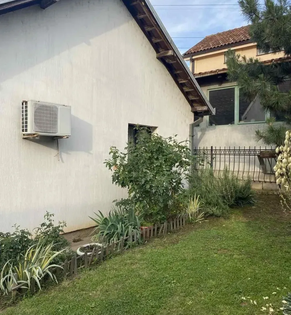 Izdavanje, kuća, 83m², Čukarica, Beograd