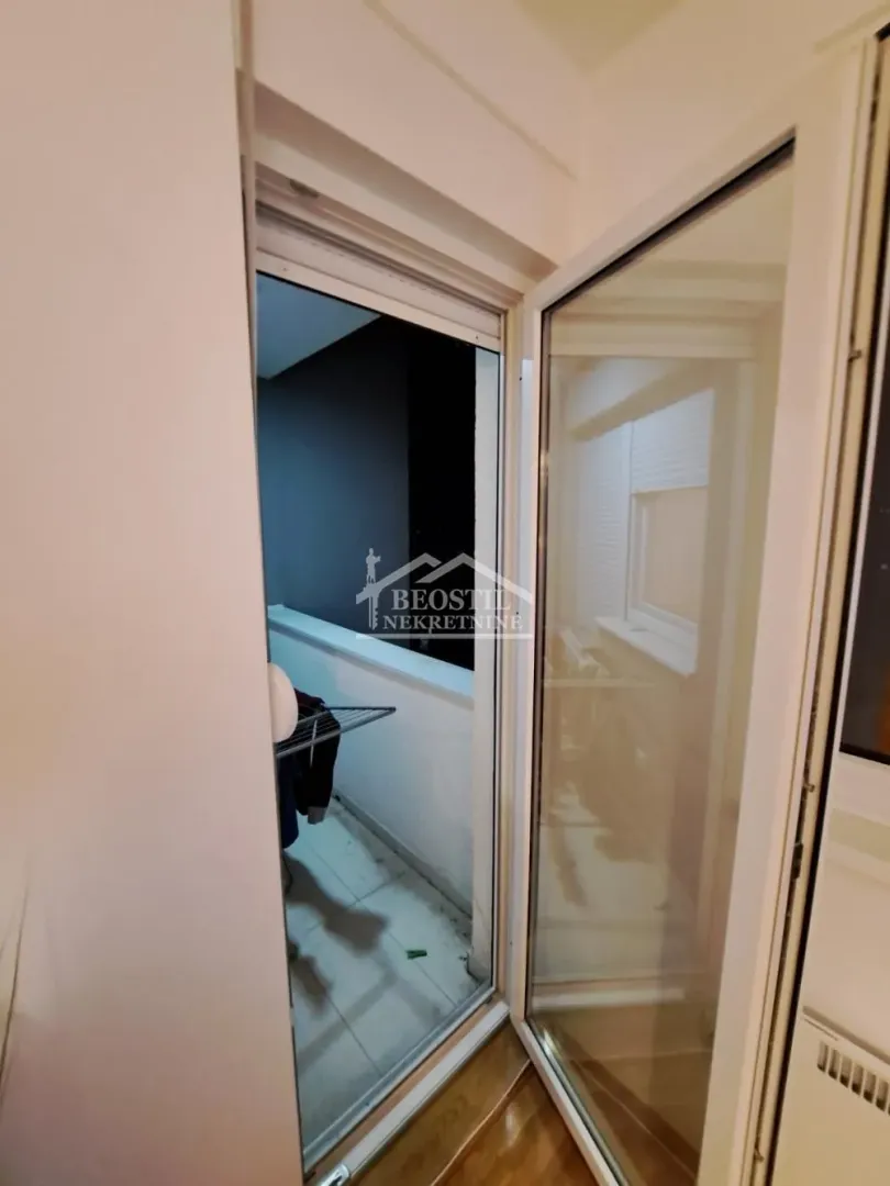Izdavanje, dvosoban stan, 45m², Ledine, Beograd