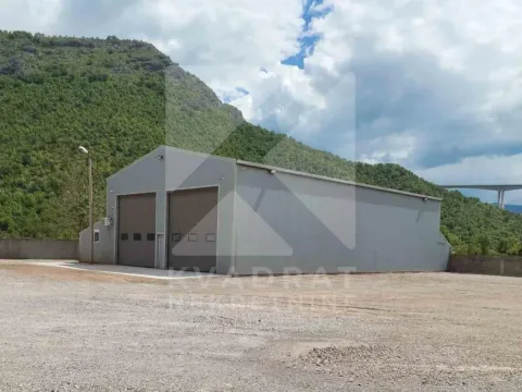 Poslovni prostor in Bioče