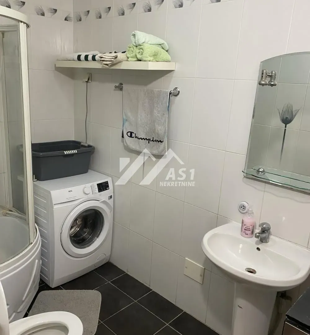Izdavanje, dvosoban stan, 45m², Nova Detelinara, Novi Sad Sve Podlokacije