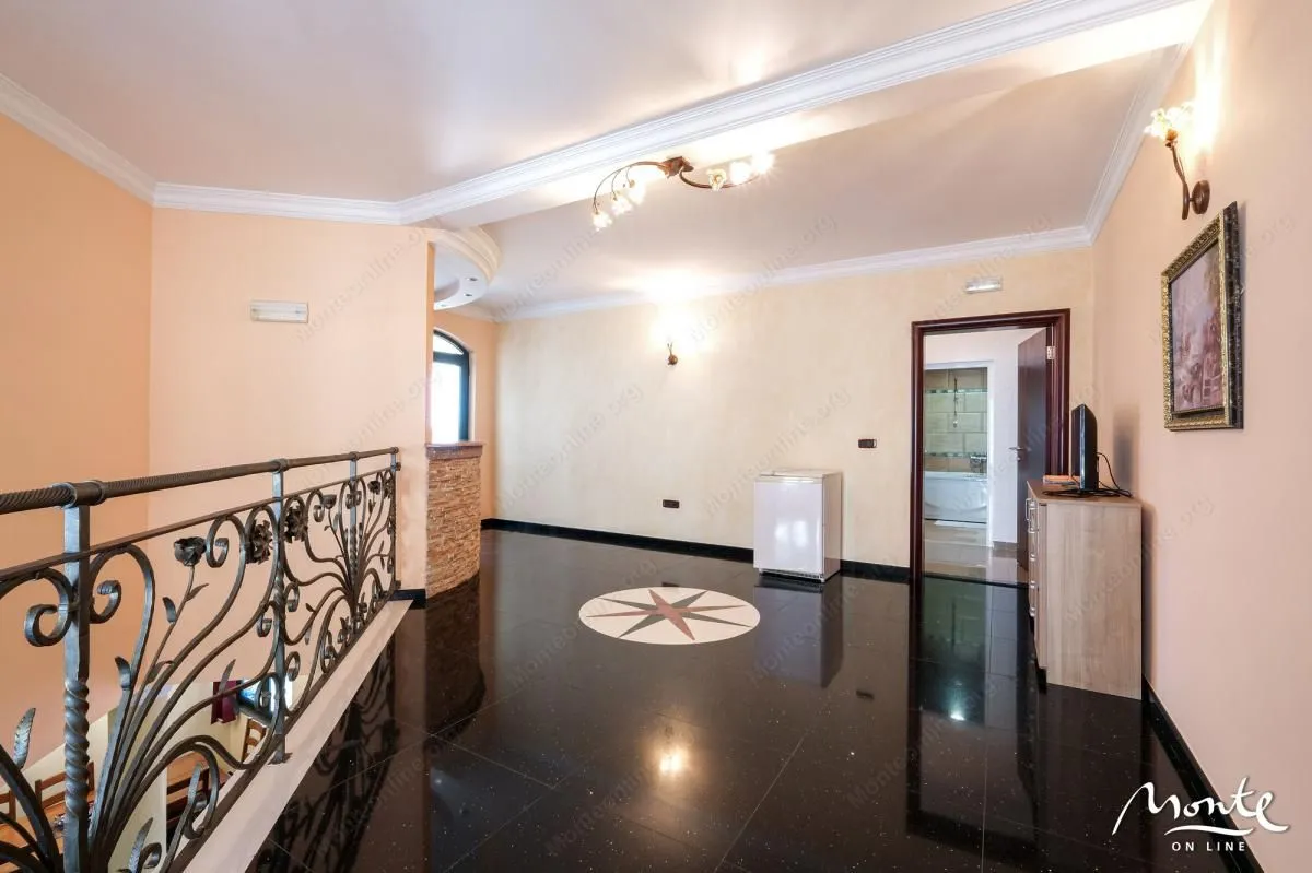 Sale, house, 560m², Petrovac, Budva