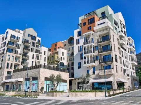 Prodaja, dvosoban stan, 102m², Tivat, Crna Gora