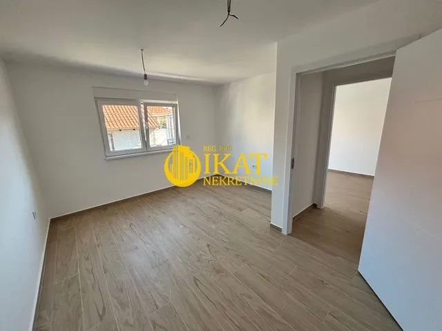 Prodaja, trosoban stan, 65m², Cvetkova Pijaca, Zvezdara Sve Podlokacije