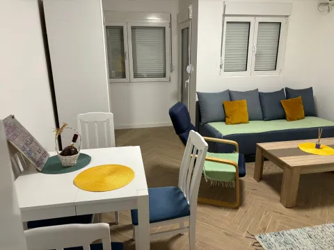 Rent, studio apartment, 28m², Gintaš, Podgorica - image 5