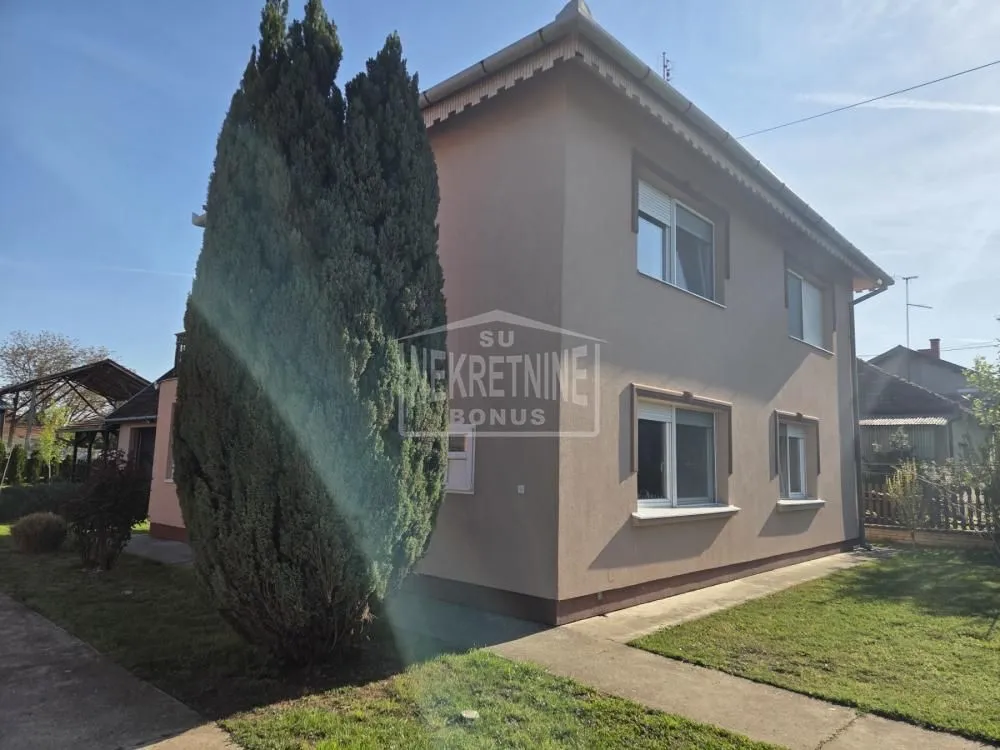 Prodaja, kuća, 180m², Bajmok, Subotica