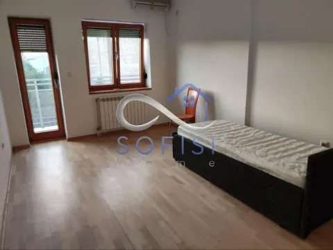 Izdavanje, trosoban stan, 94m², Centar, Novi Sad - image 5