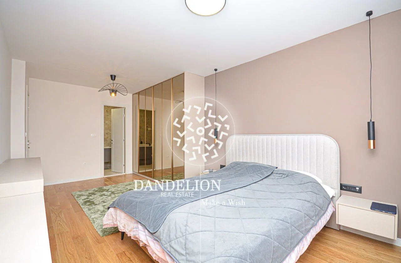 Izdavanje, dvosoban stan, 108m², Central Point, Podgorica