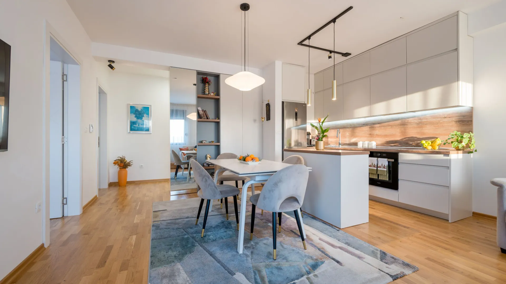 Prodaja, dvosoban stan, 63m², Pod Kuk, Tivat