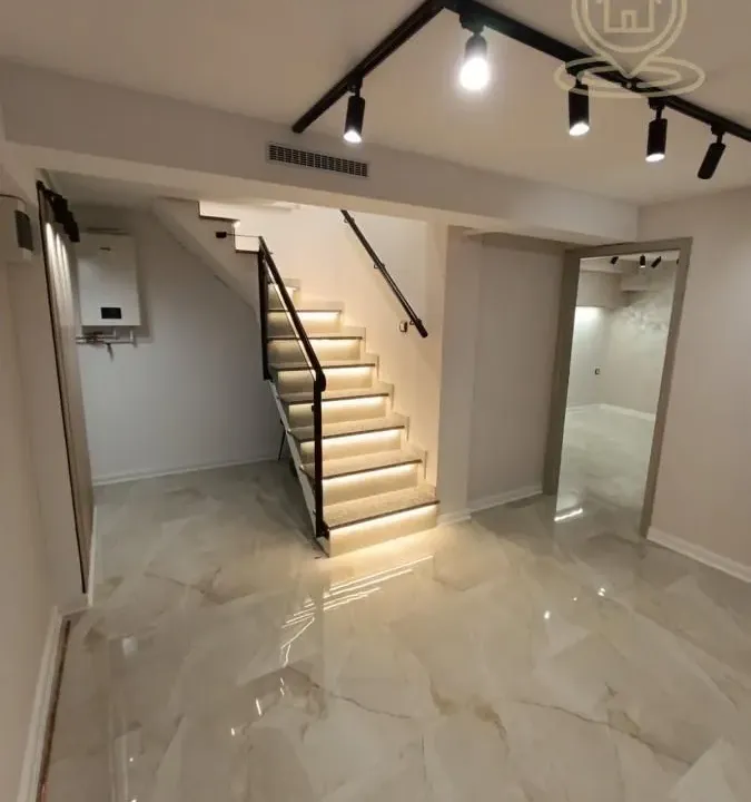 Izdavanje, poslovni prostor, 82m², Centar, Novi Sad