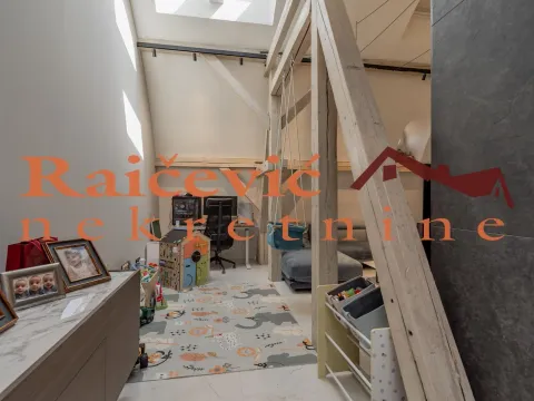 Prodaja, trosoban stan, 160m², Centar, Stara Pazova - image 8