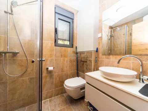 Izdavanje, dvosoban stan, 70m², Centar, Podgorica - image 11