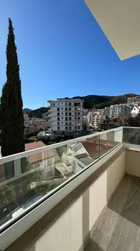 Rent, two bedroom apartment, 70m², Bečići, Budva - image 9