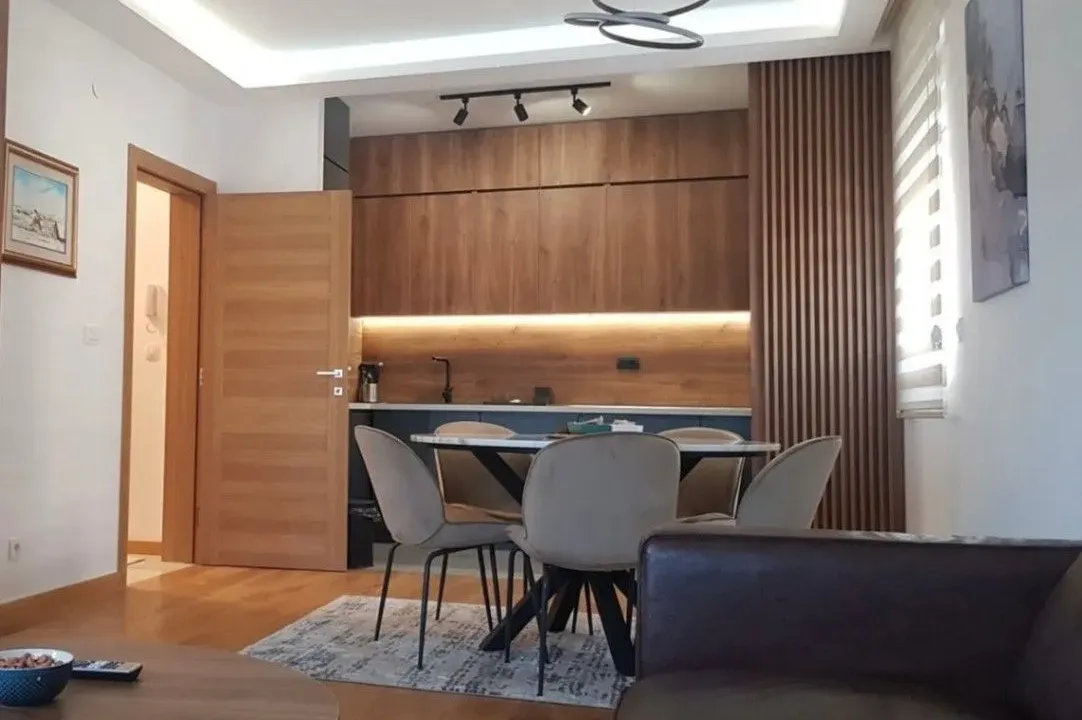 Izdavanje, dvosoban stan, 72m², City Kvart, Podgorica