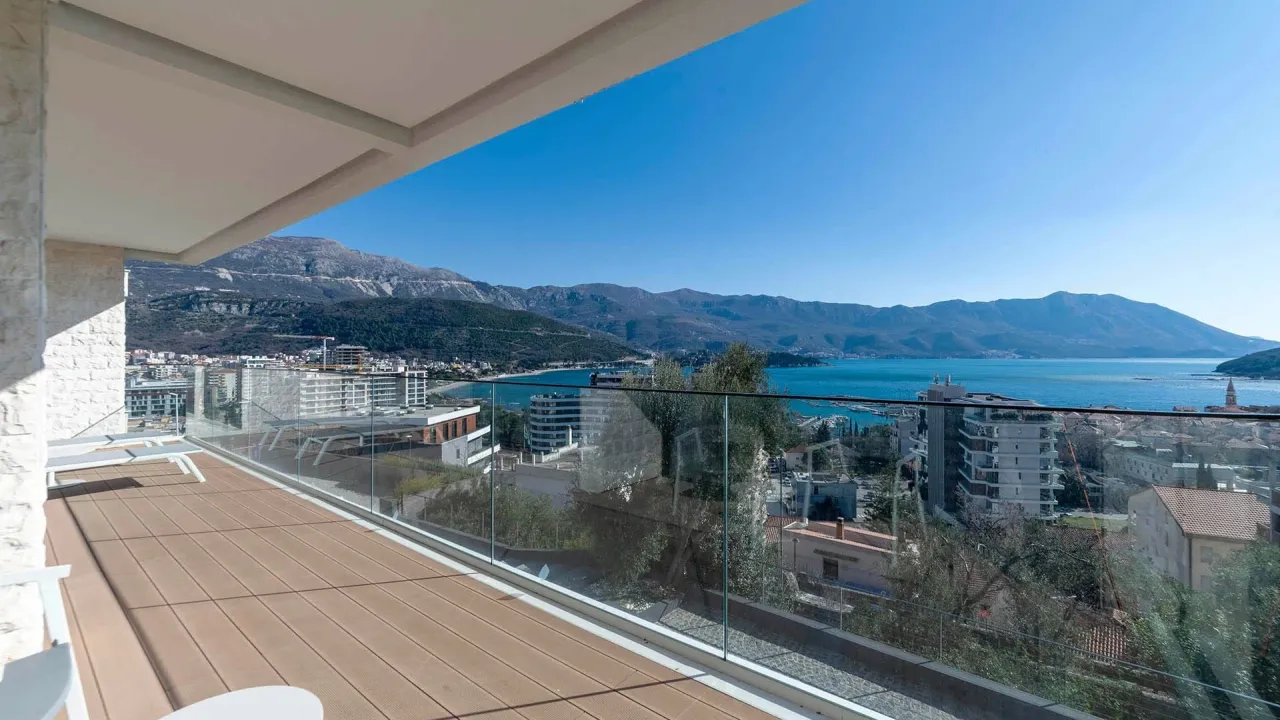 Prodaja, trosoban stan, 125m², Vidikovac, Budva