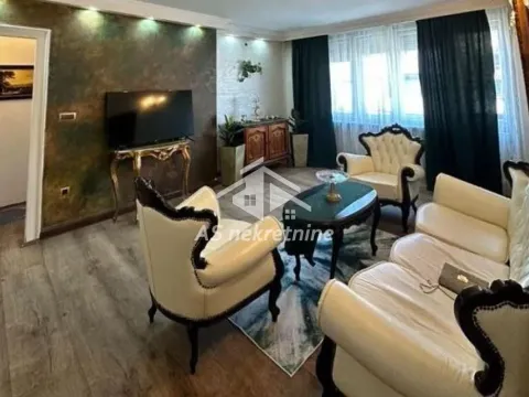 Izdavanje, trosoban stan, 80m², Čubura, Beograd - image 1