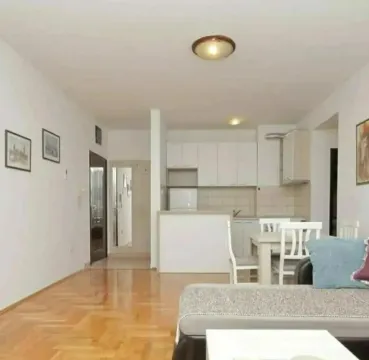 Rent, two bedroom apartment, 60m², City Kvart, Podgorica - image 8
