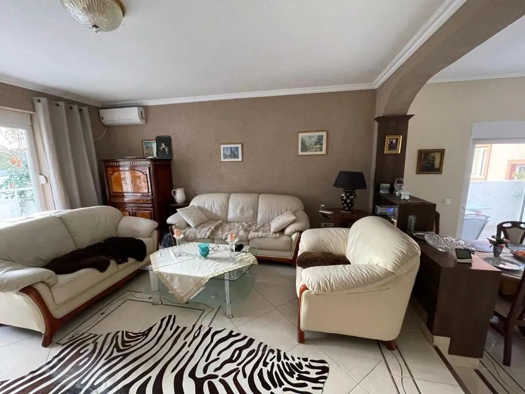 Sale, two bedroom apartment, 119m², Šušanj, Bar