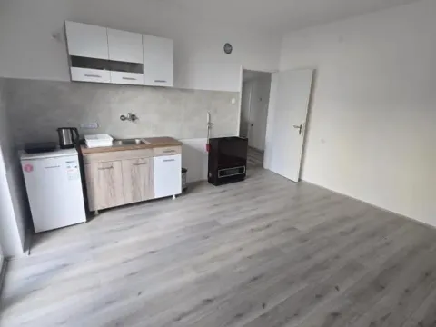 Izdavanje, poslovni prostor, 70m², Telep, Novi Sad Sve Podlokacije - image 9