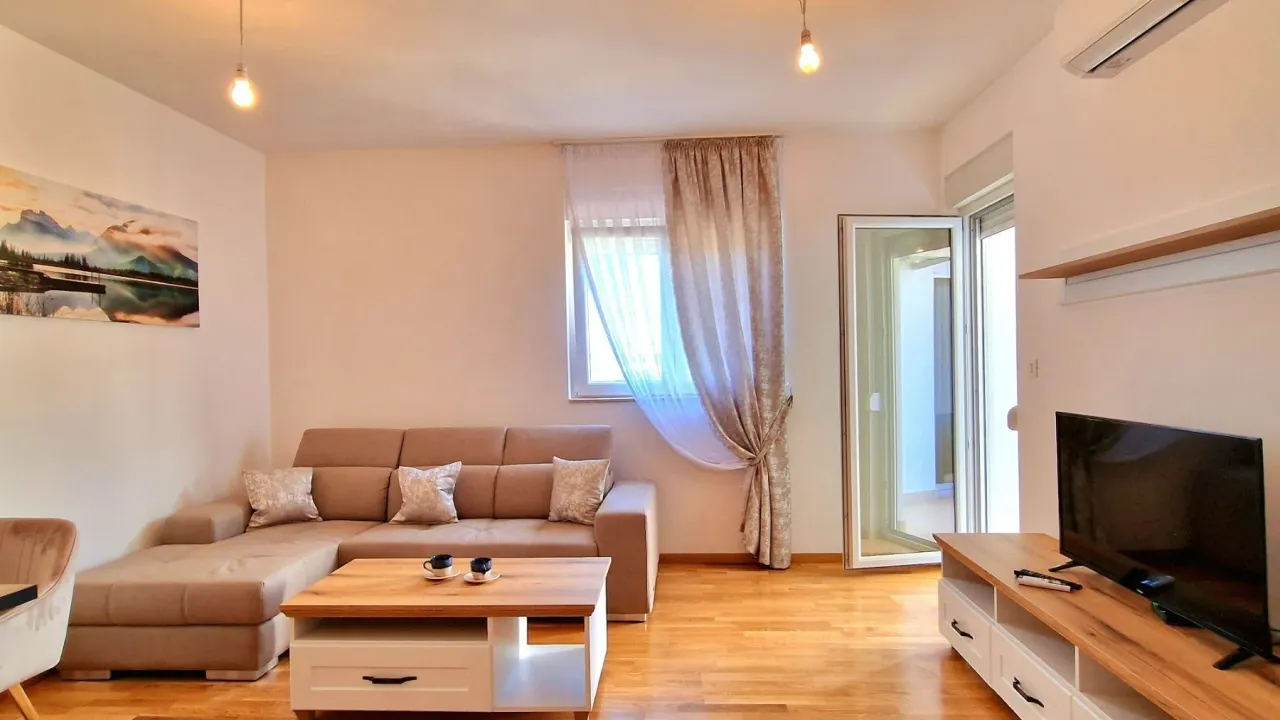 Sale, two bedroom apartment, 59m², Bečići, Budva