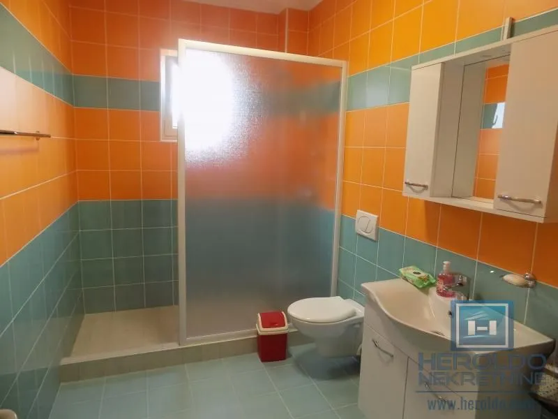 Sale, office space, 360m², Paraćin, Srbija