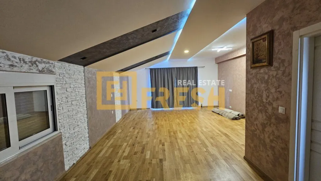 Prodaja, kuća, 216m², Danilovgrad, Crna Gora