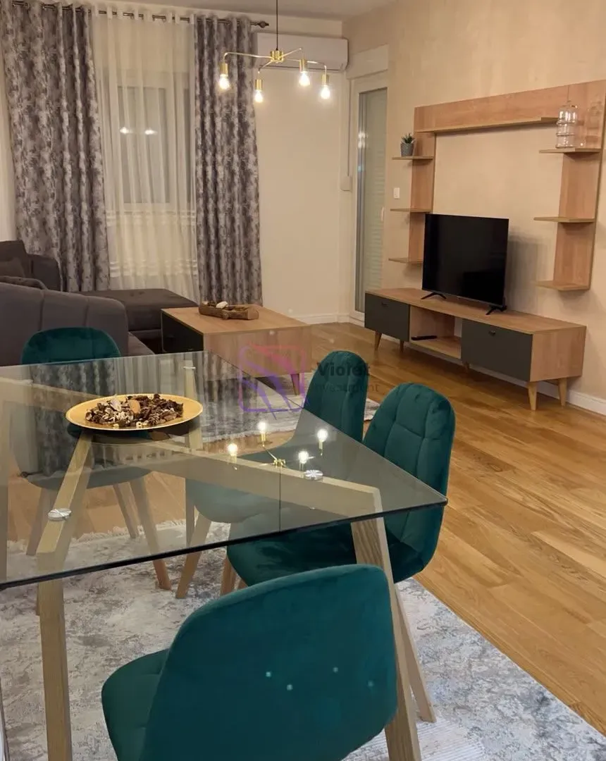 Izdavanje, jednosoban stan, 53m², Central Point, Podgorica