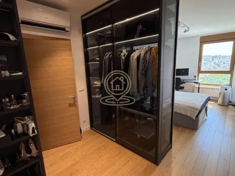 Izdavanje, trosoban stan, 89m², Savski Venac, Beograd - image 11