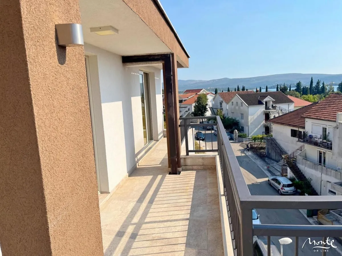 Prodaja, trosoban stan, 99m², Tivat, Crna Gora