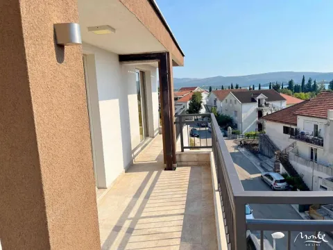 Prodaja, trosoban stan, 99m², Tivat, Crna Gora - image 21