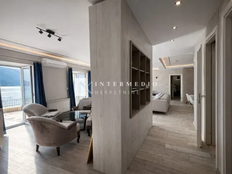 Prodaja, četvorosoban stan, 106m², Centar, Herceg Novi - image 12