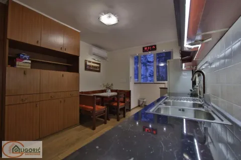 Rent, two bedroom apartment, 64m², Stari Grad, Beograd - image 6