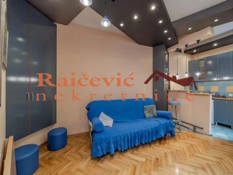 Rent, studio apartment, 35m², Kalenić Pijaca, Vračar Sve Podlokacije - image 2