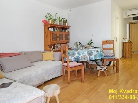 Prodaja, trosoban stan, 52m², Lekino Brdo, Voždovac Sve Podlokacije