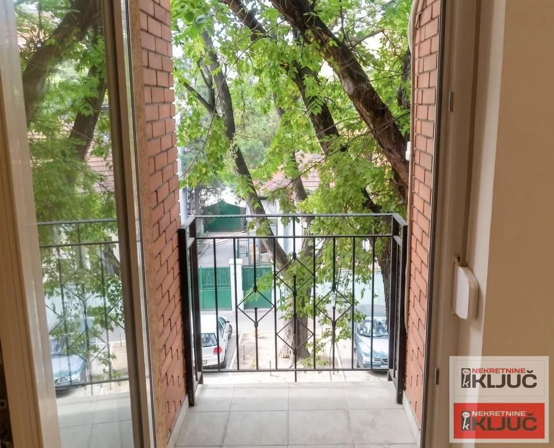 Izdavanje, garsonjera, 26m², Bulevar Oslobodjenja, Novi Sad Sve Podlokacije
