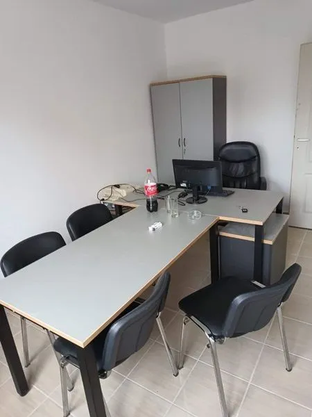 Rent, office space, 400m², Novi Banovci, Stara Pazova
