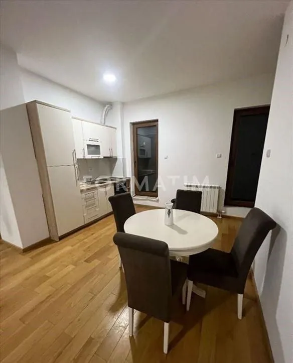 Izdavanje, dvosoban stan, 37m², Bulbulder, Zvezdara Sve Podlokacije