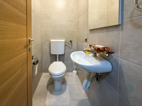 Izdavanje, dvosoban stan, 66m², Stari Aerodrom, Podgorica - image 11