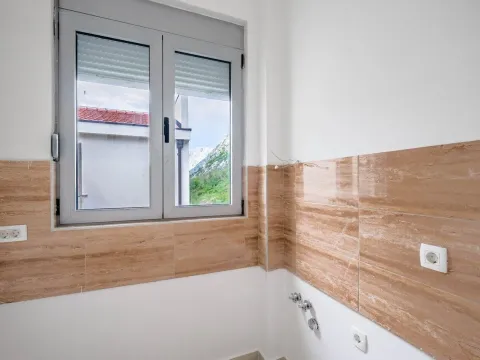 Sale, three bedroom apartment, 103m², Dobrota, Kotor - image 5