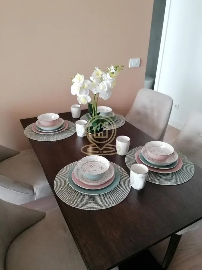 Izdavanje, trosoban stan, 70m², Savski Venac, Beograd