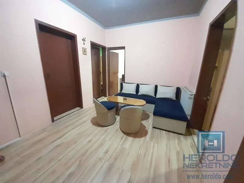 Prodaja, kuća, 310m², Tavrića obori, Jagodina