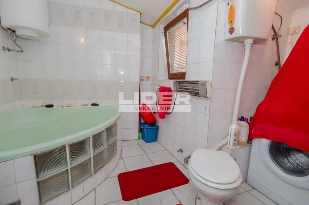 Sale, three bedroom apartment, 110m², Stari Grad, Beograd