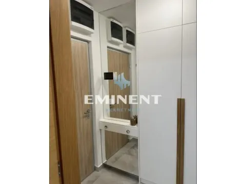 Izdavanje, dvosoban stan, 43m², Zemun Gornji Grad, Zemun Sve Podlokacije - image 11