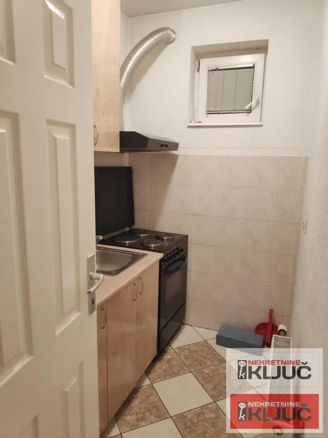 Izdavanje, jednosoban stan, 30m², Grbavica, Novi Sad Sve Podlokacije