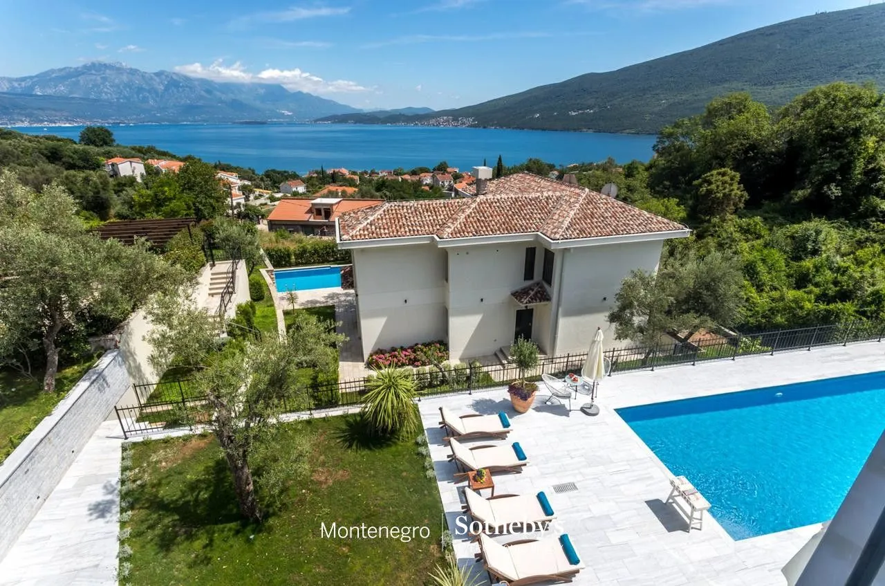 Prodaja, kuća, 350m², Đenovići, Herceg Novi
