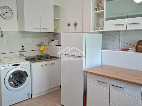 Rent, two bedroom apartment, 51m², Partizanov Stadion, Beograd - image 5