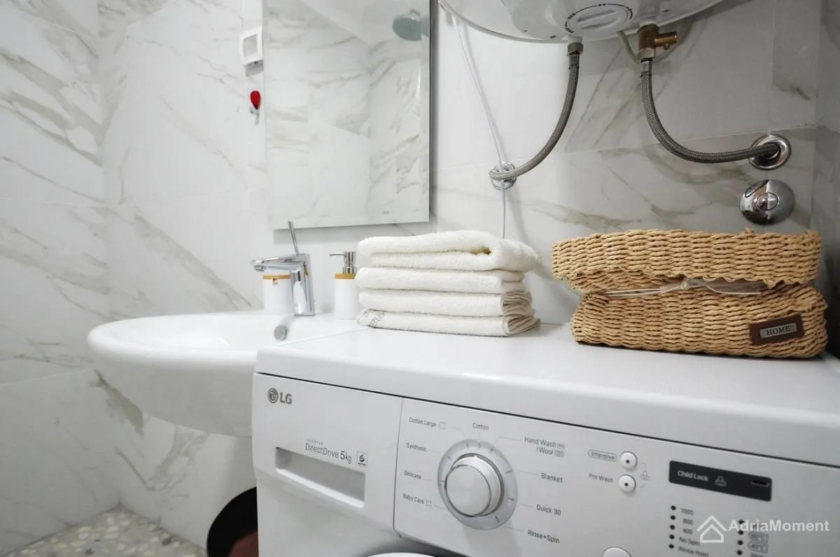 Prodaja, jednosoban stan, 52m², Dobrota, Kotor